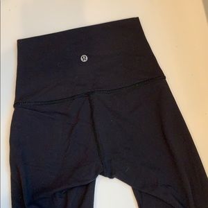 Lululemon Wunder Under high-rise Size 2, like-new!